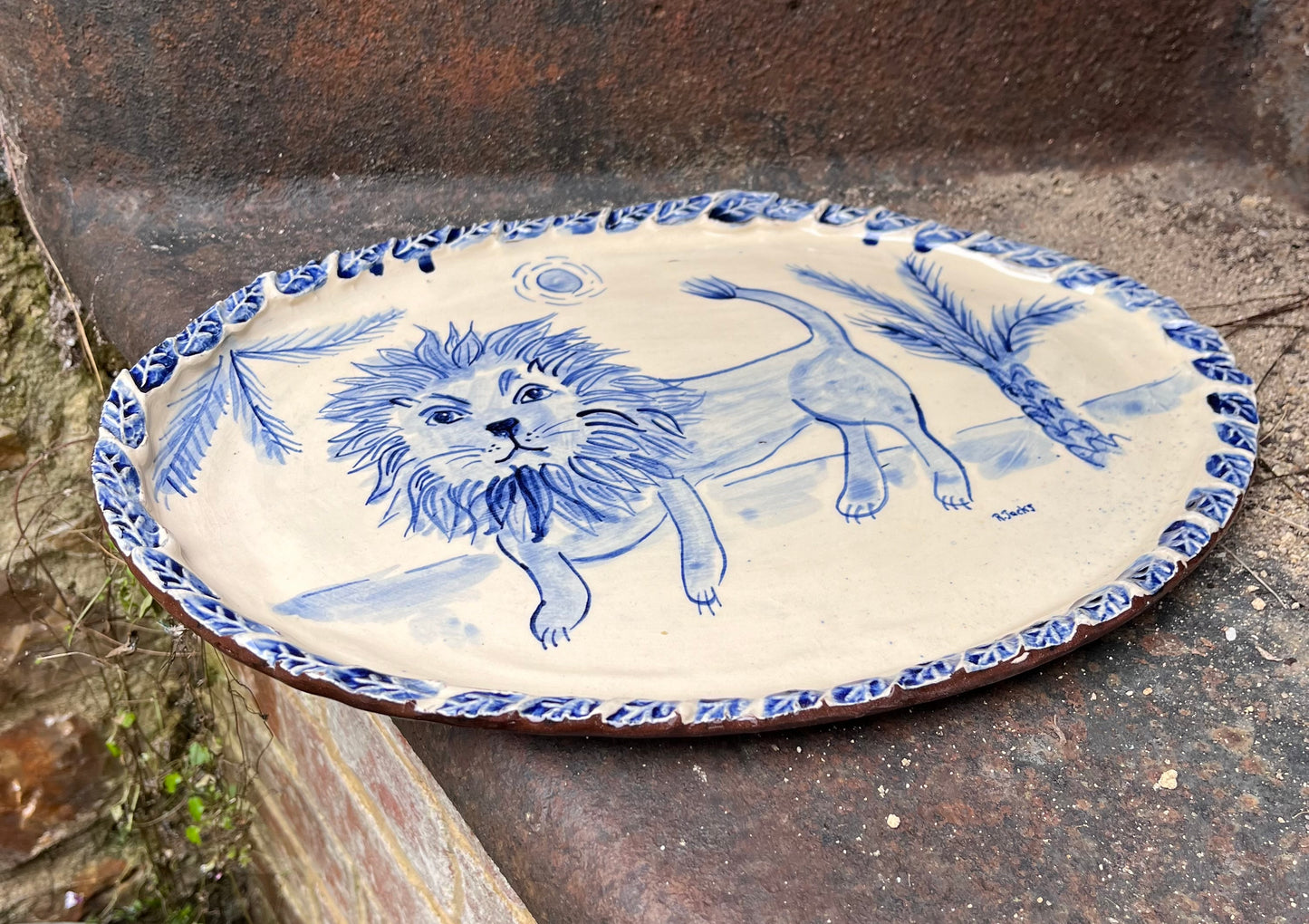 Lion platter